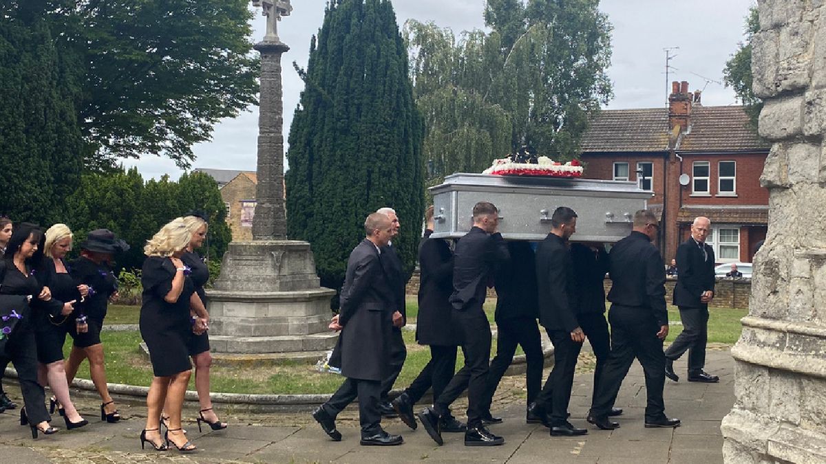 Pogrzeb chłopca odbył się w jego rodzinnym mieście.