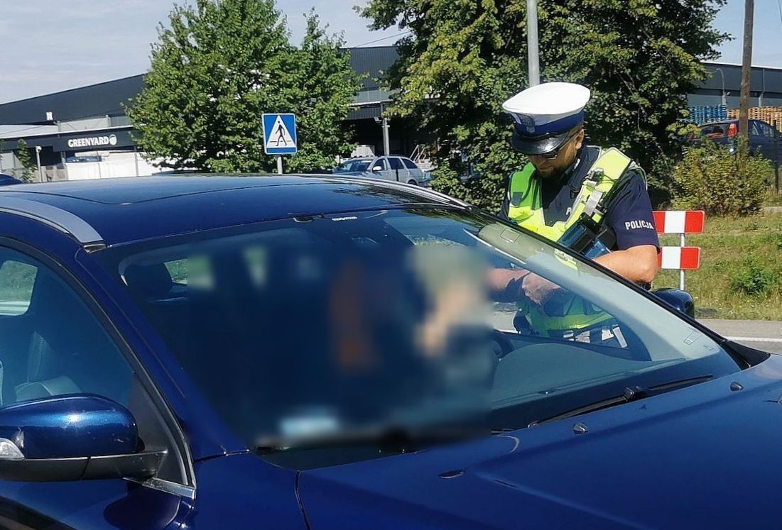 Kara za "brak kartonika" wciąż aktualna. Nie wystarczy tylko odczekać