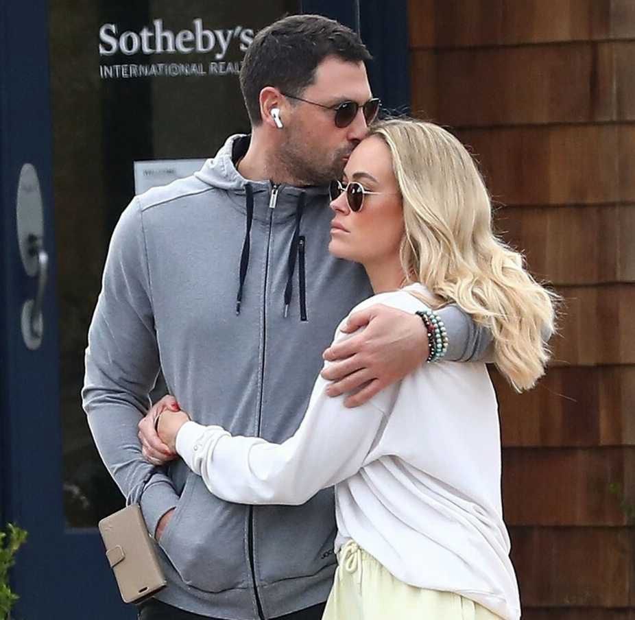 Maksim Chmerkovskiy na plaży w Malibu z żoną Petą Murgatroyd i synkiem