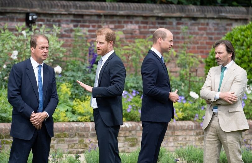 Książę William i Harry odsłaniają pomnik księżnej Diany