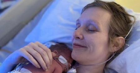 W ciąży zachorowała na raka piersi. 19 lekarzy zignorowało jej objawy