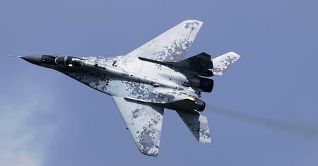Samolot MiG-29 bez oznaczeń przy granicy. To polska pomoc dla Ukrainy?