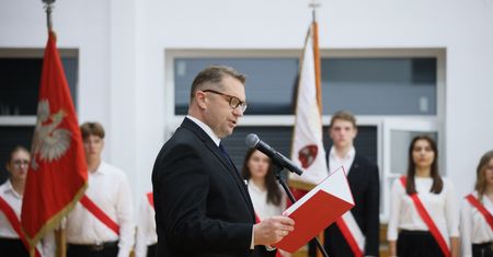 Czarnek dostał ocenę niedostateczną. Miażdżące wyniki sondażu