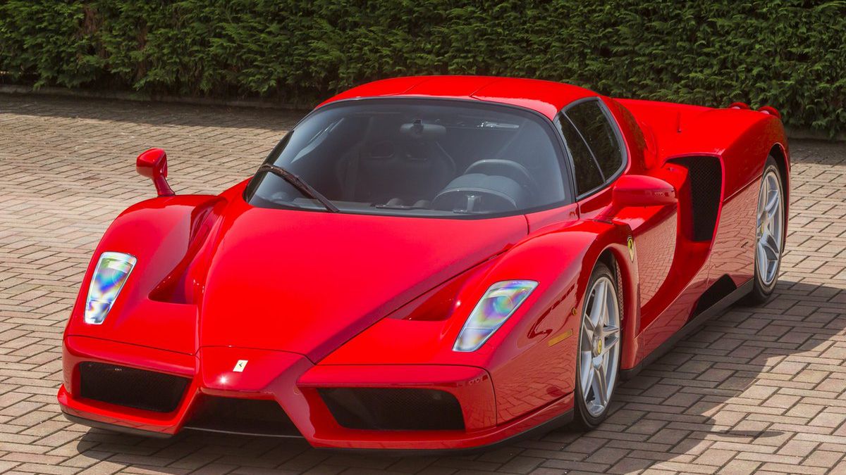 Wolff uważa, że nie powinien jeździć ferrari