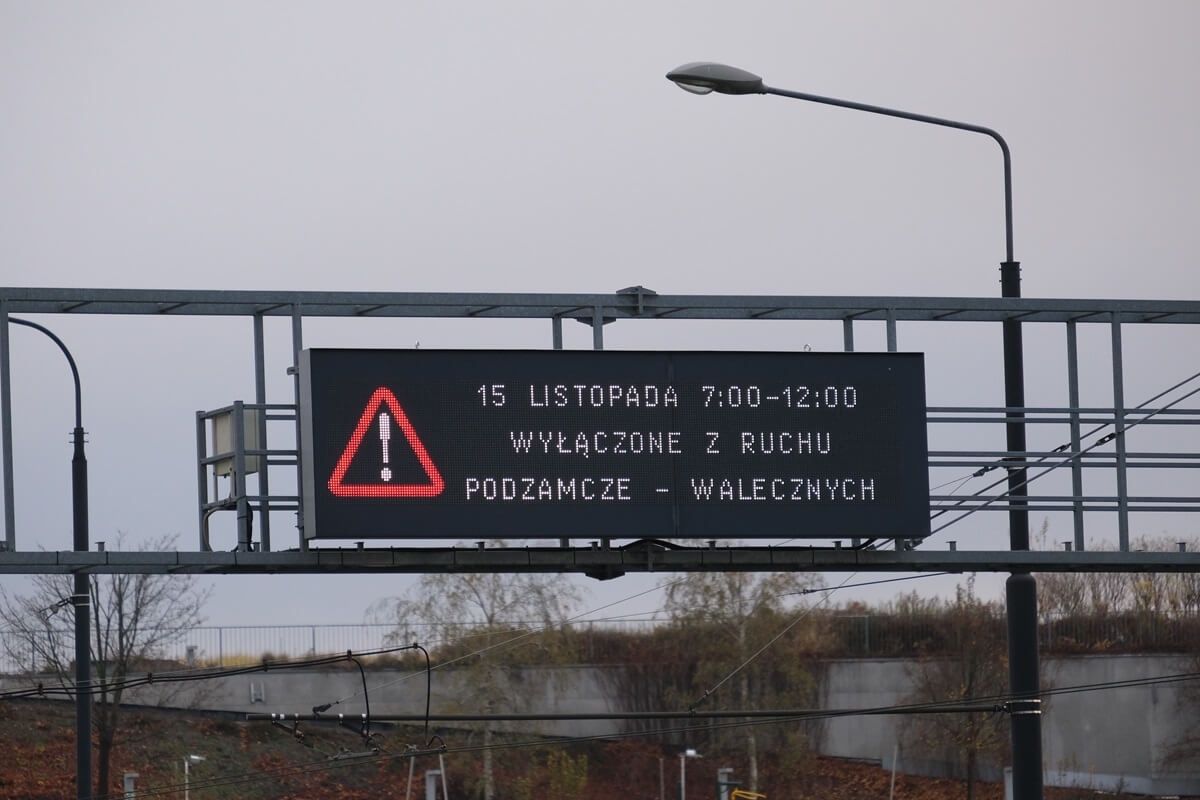 Informacja dla kierowców o zamknięciu dla ruchu ulic Walecznych i Podzamcze