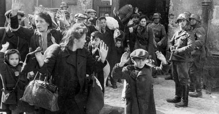 Warszawa. Prokuratura bada zagadkę zabytków z getta. Tylko gdzie je znaleziono?