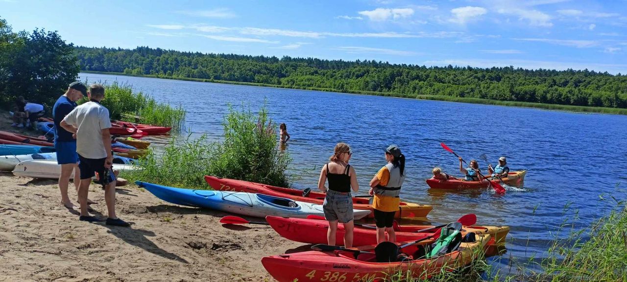 Wakacje na sportowo z POSiR-em. Kajakowe trasy i aktywne wycieczki dla rodzin