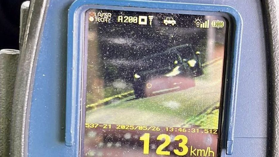 Kierowca Tesli jechał w okolicach Gol