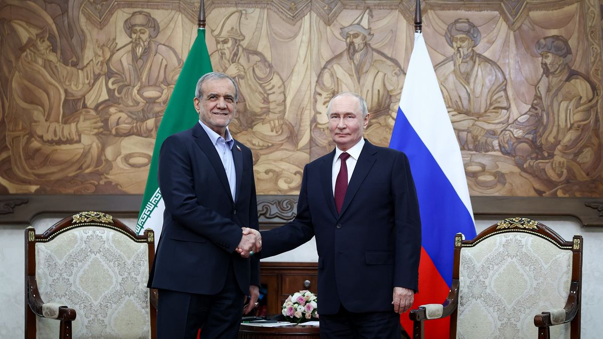 Russian President Putin - Iranian President Pezeshkian meeting in Bishkek
BISHKEK, KYRGYZSTAN - SEPTEMBER 1: (----EDITORIAL USE ONLY - MANDATORY CREDIT - 'IRANIAN PRESIDENCY / HANDOUT' - NO MARKETING NO ADVERTISING CAMPAIGNS - DISTRIBUTED AS A SERVICE TO CLIENTS----) Russian President Vladimir Putin (R) meets with Iranian President Masoud Pezeshkian (L) on the sidelines of the Shanghai Cooperation Organisation (SCO) Summit in Bishkek, Kyrgyzstan, on September 1, 2026. (Photo by Iranian Presidency / Handout/Anadolu via Getty Images)
Anadolu
bilateral relations, masoud pezeshkian, bilateral meeting, sco summit, shanghai cooperation organisation