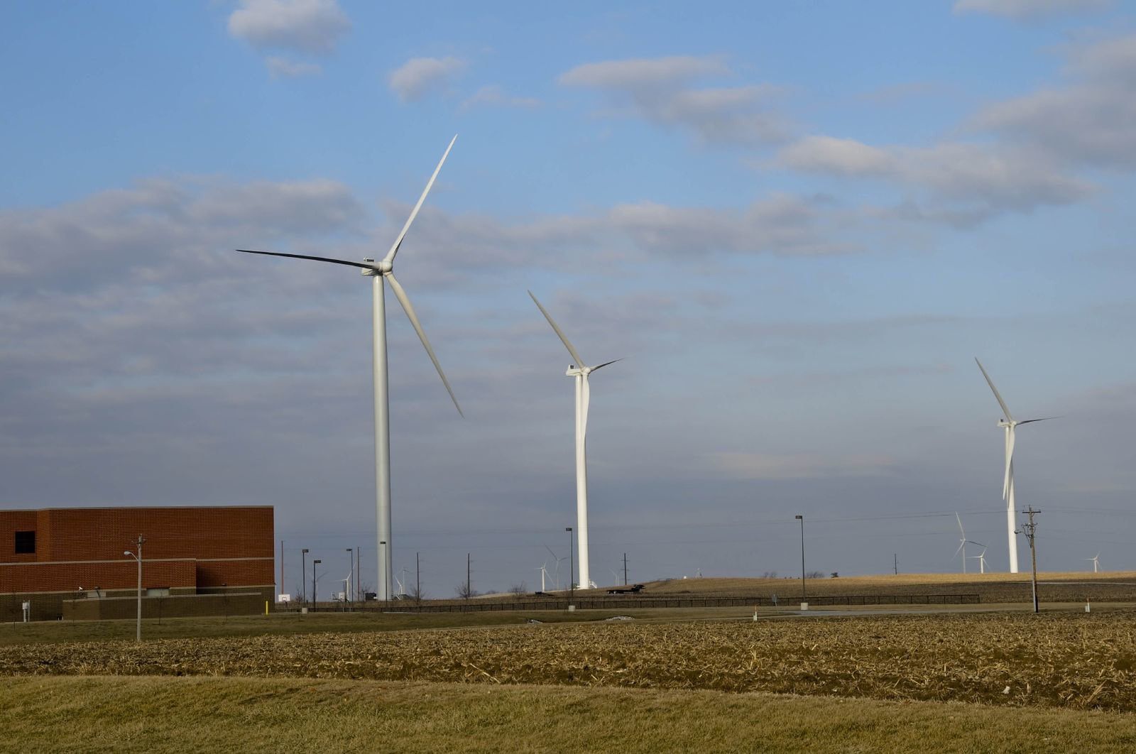 Budowa zeroemisyjnego systemu energetycznego powinna opierać się o energetykę jądrową i energetykę wiatrową