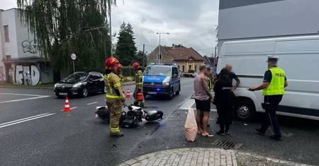 Tak działa drogi kask. Auto przejechało po głowie motocyklisty