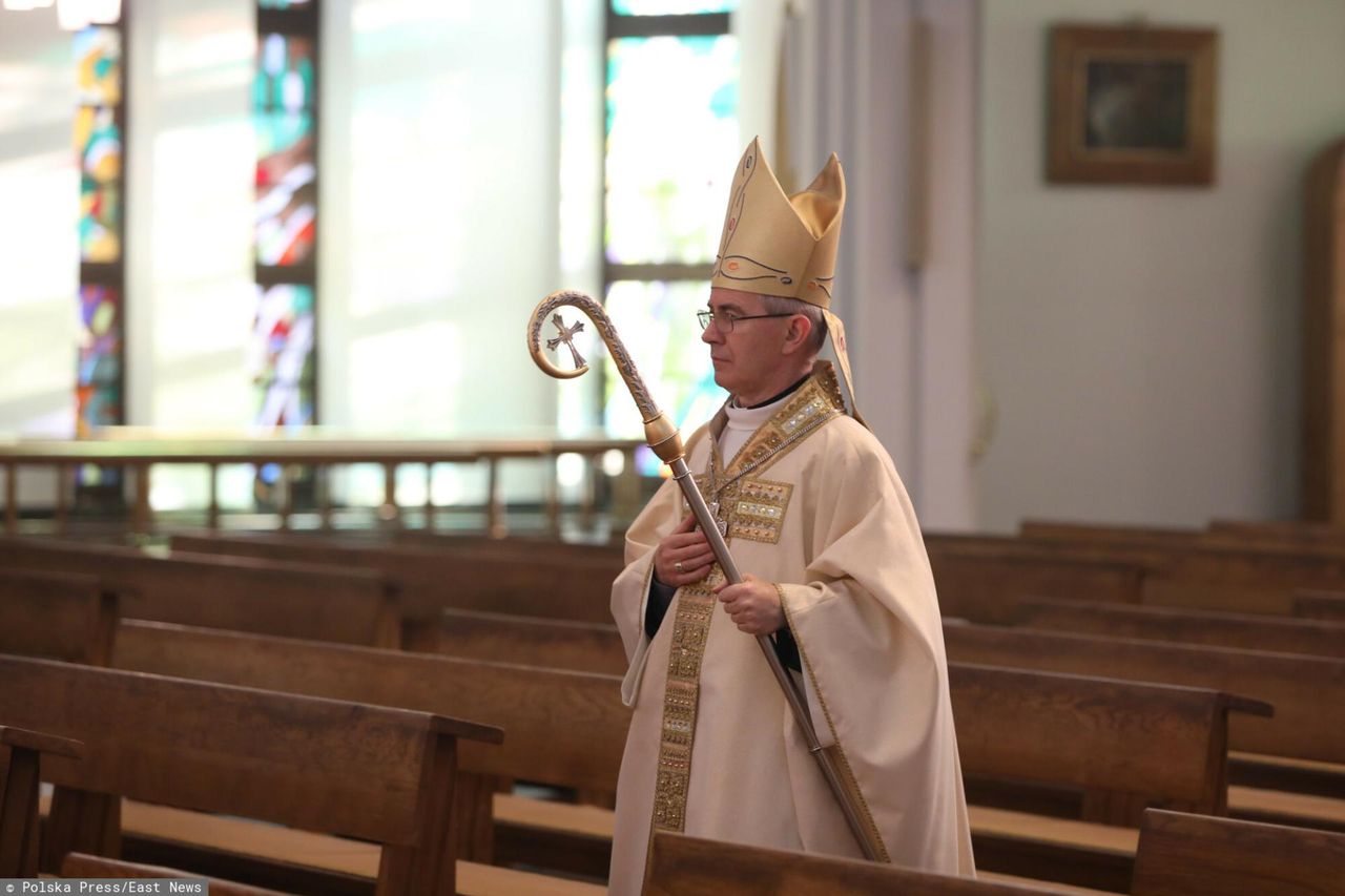 Biskup dał zielone światło. Sposób na wypisujących się z religii
