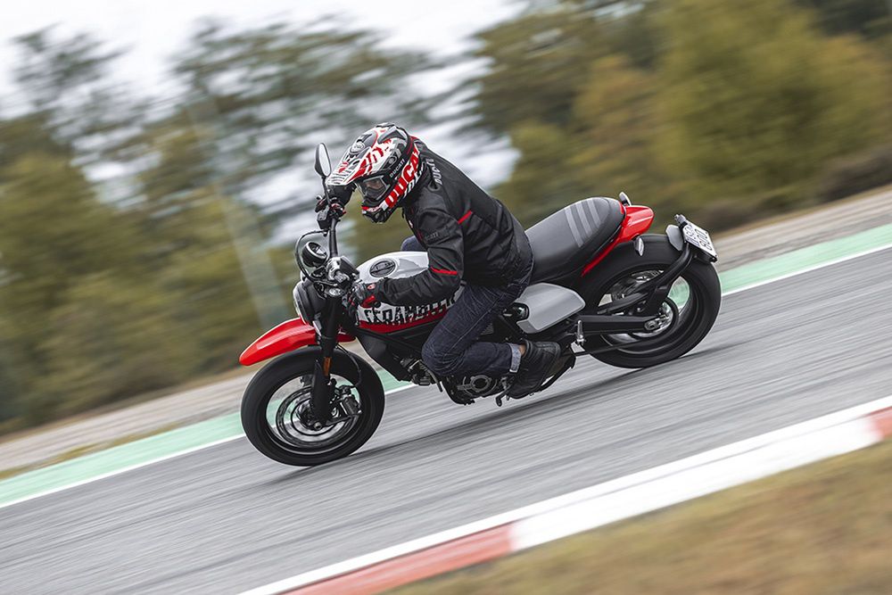 Ducati Scrambler Urban Motard