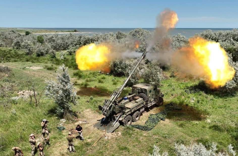 Ukraine unveils new towed artillery to boost defence efforts