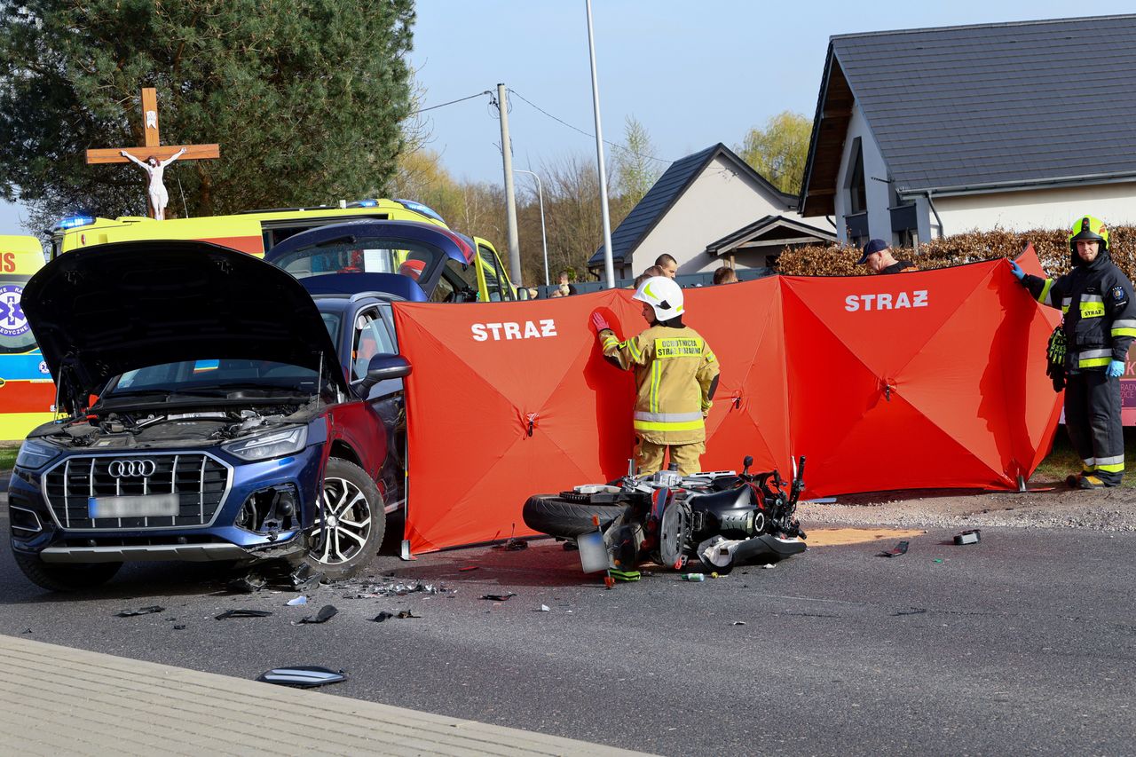 Wypadek w Dębnicy – zderzenie Audi z motocyklem