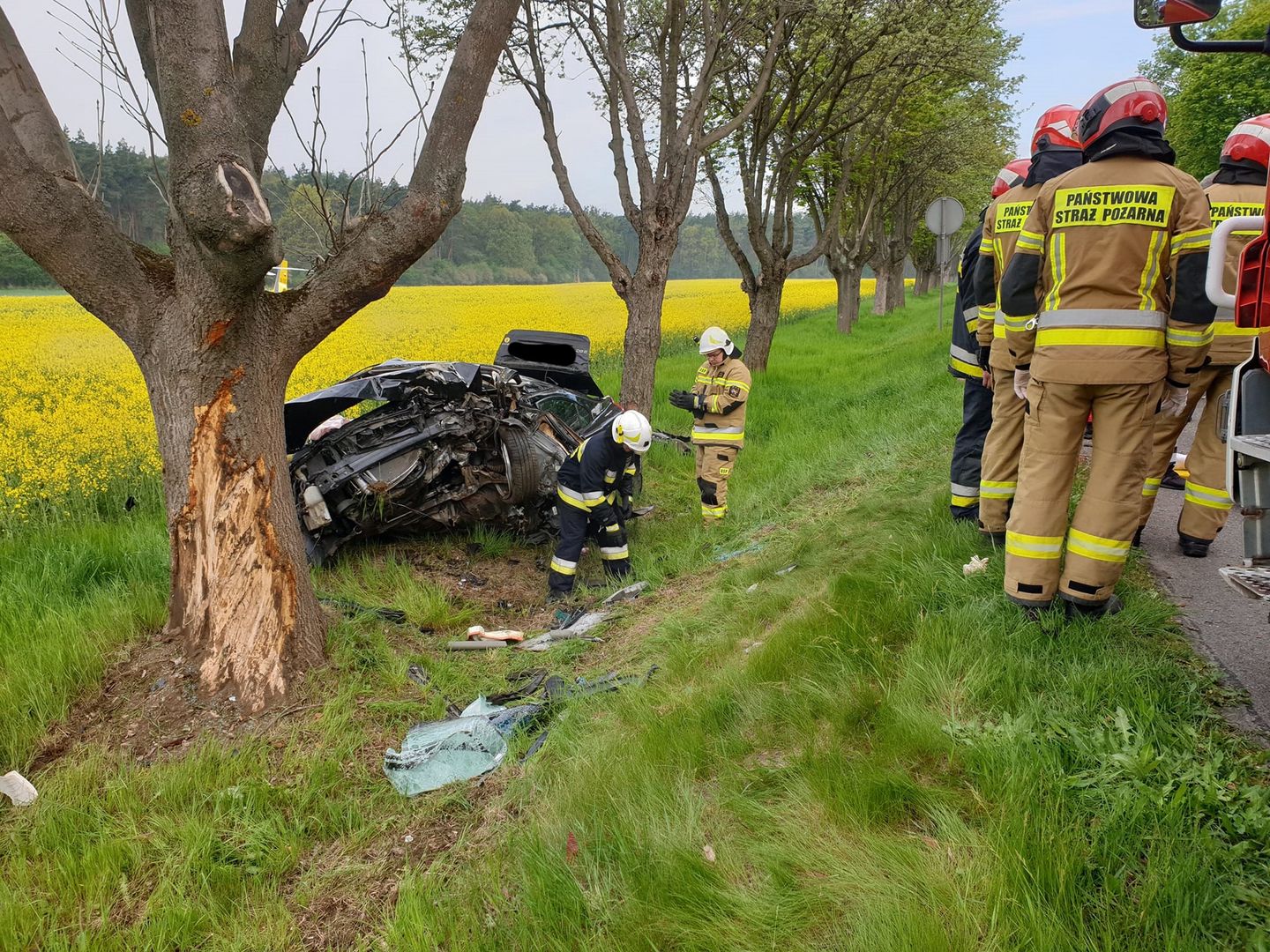 Jechali na I komunię świętą. Ranny ojciec i troje dzieci