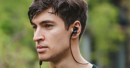 Tanio po Bluetooth, czyli najlepsze słuchawki bezprzewodowe do 200 zł