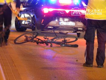 Warszawa: 74-latek wjechał na czerwonym świetle i zabił 27-letniego rowerzystę na Modlińskiej