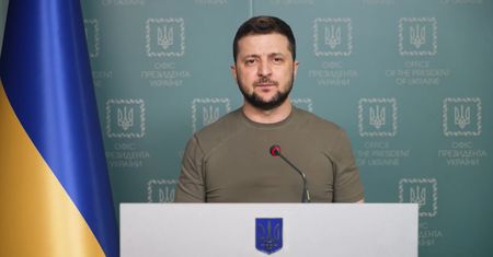 Wojna w Ukrainie. Zełenski w nowym nagraniu: Putin robi wszystko, by doprowadzić do "derusyfikacji" Ukrainy [RELACJA NA ŻYWO]