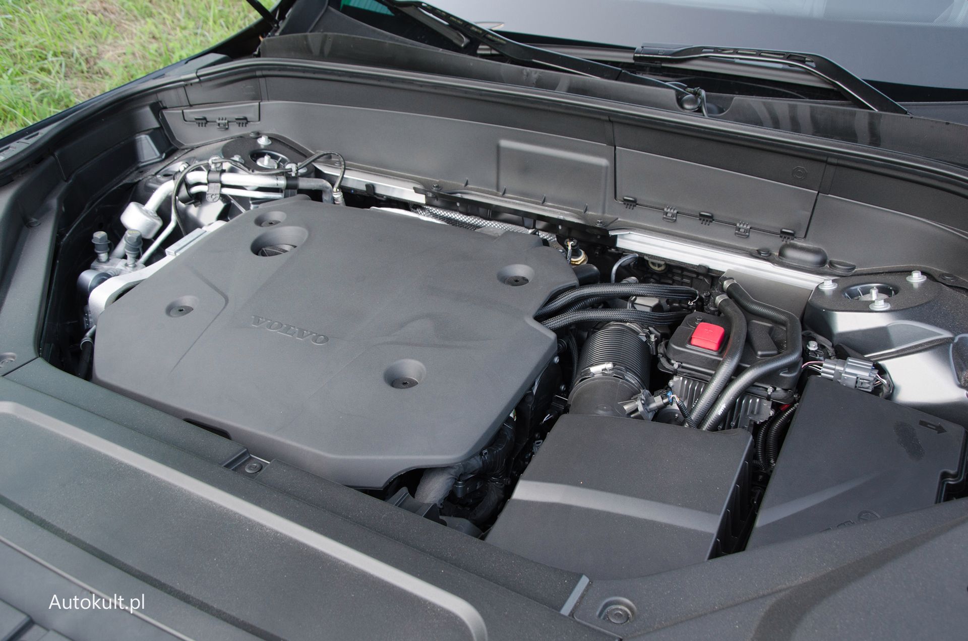 Silnik B5 to nic innego jak znany D5 sparowany z niedużym silnikiem elektrycznym w systemie mild hybrid.