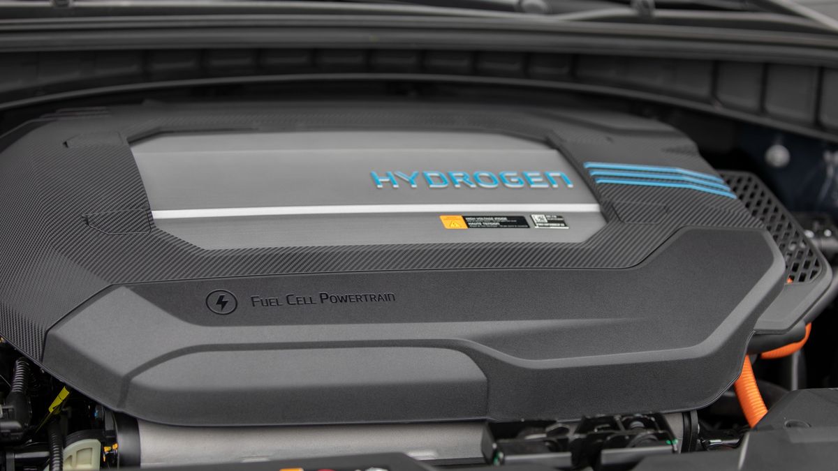 Hyundai Nexo jest jednym z aut seryjnych z napędem wodorowym. W Polsce nieoferowany bo i po co?