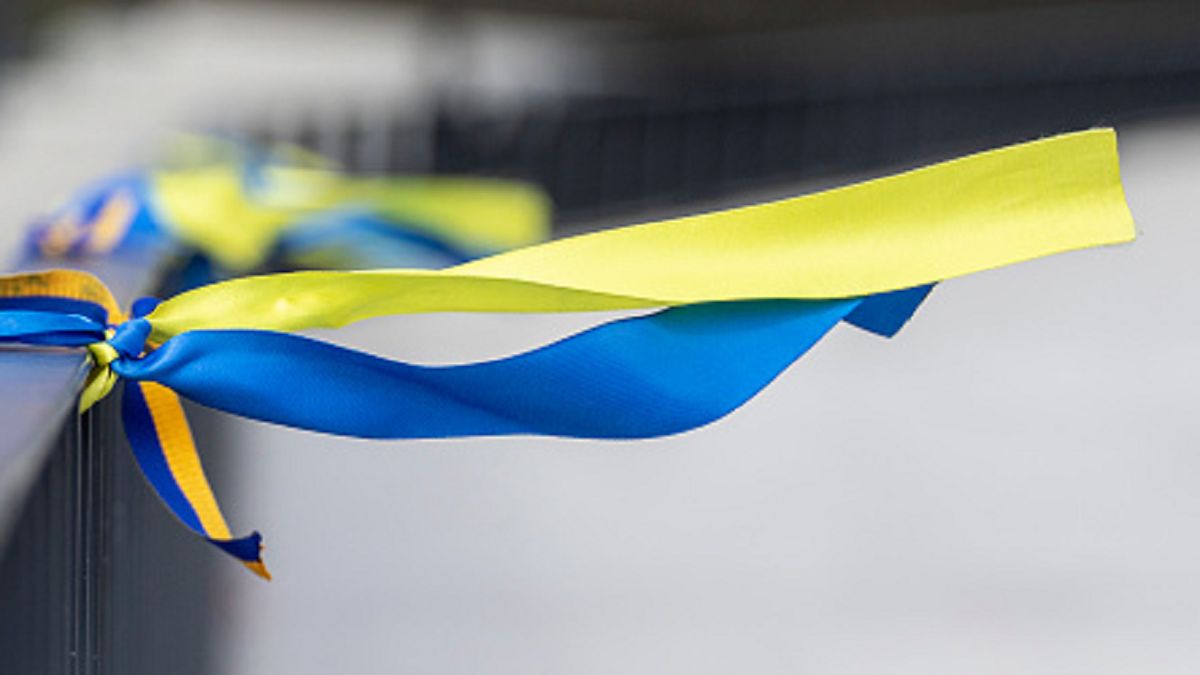 Kobieta nosiła na sobie barwy Ukrainy.