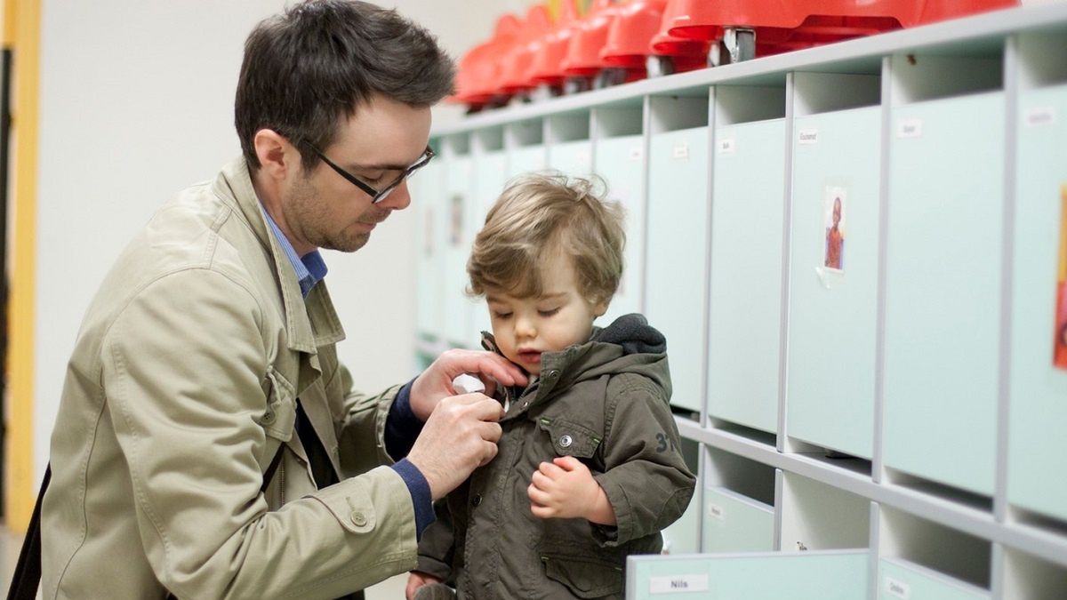 Rodzice nie zawsze dobrze ubierają dzieci do przedszkola.