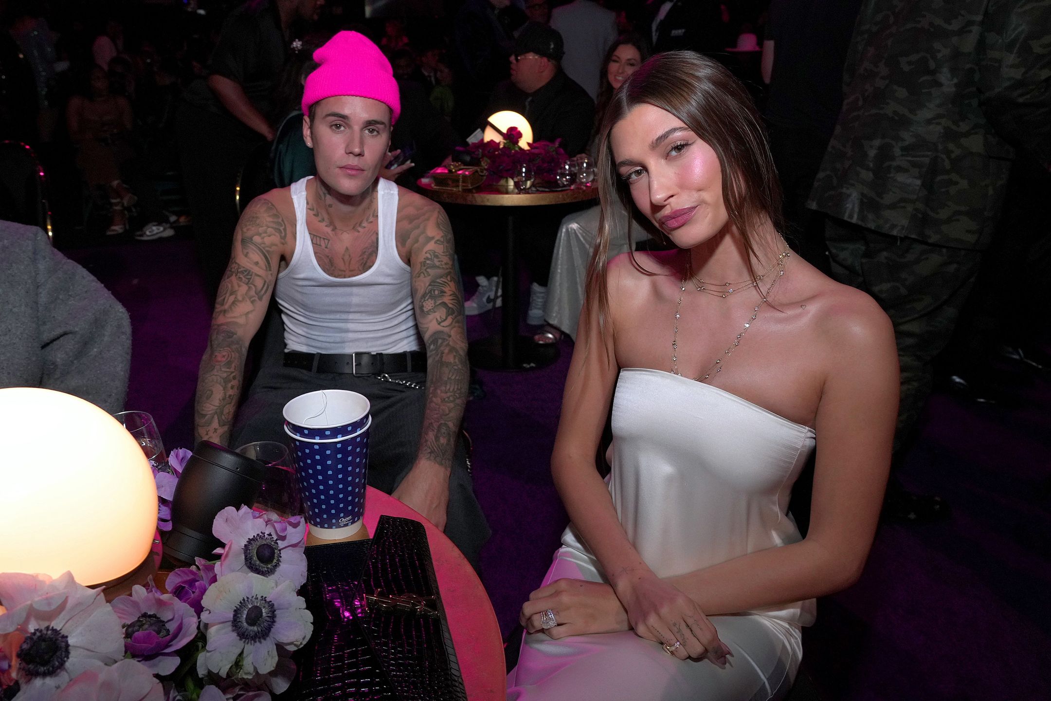 Hailey Bieber dementuje plotki o ciąży