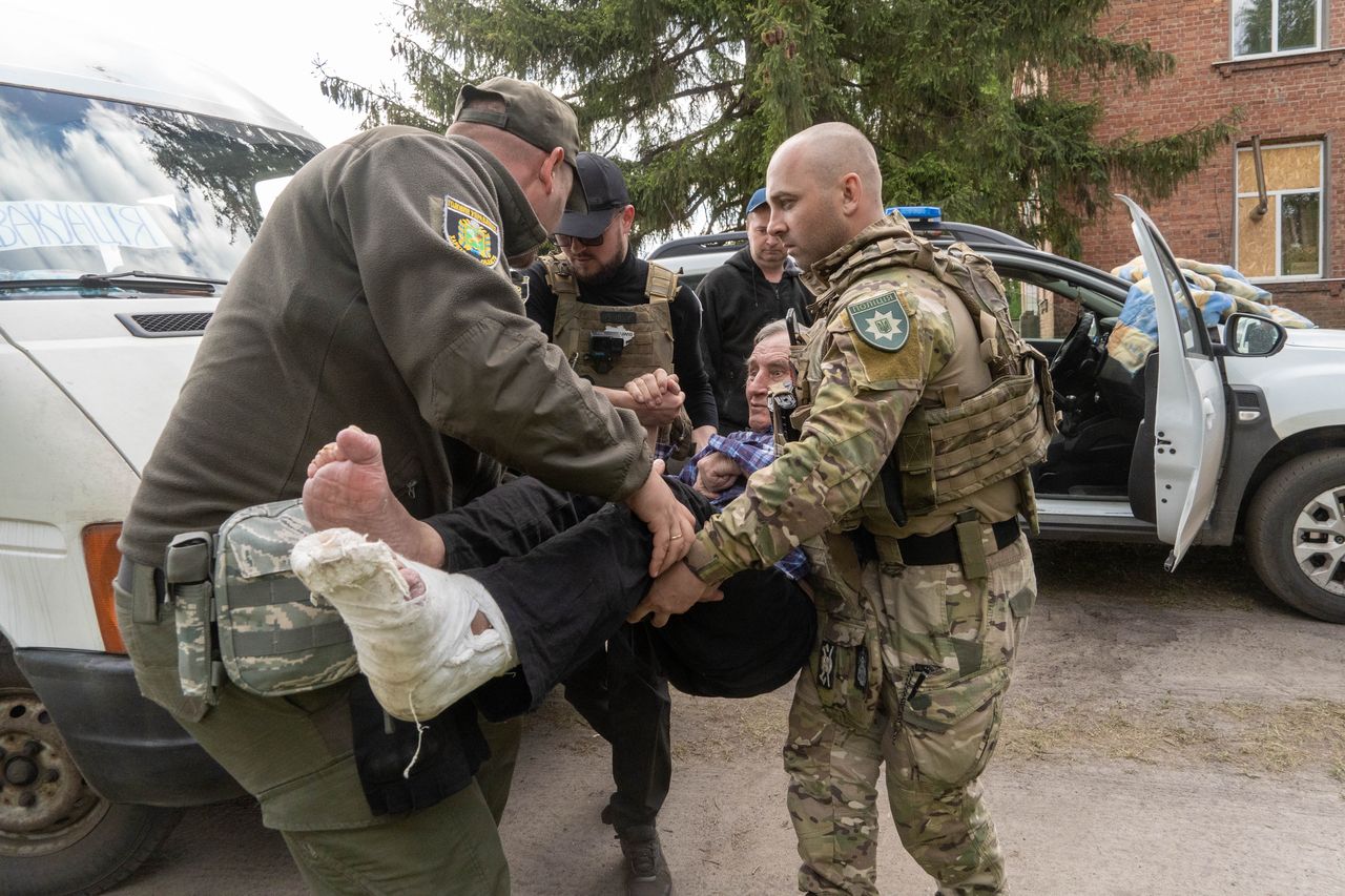 Evacuation of civilian population from the areas of military operations near the city of Wołczańsk in the Kharkiv region,