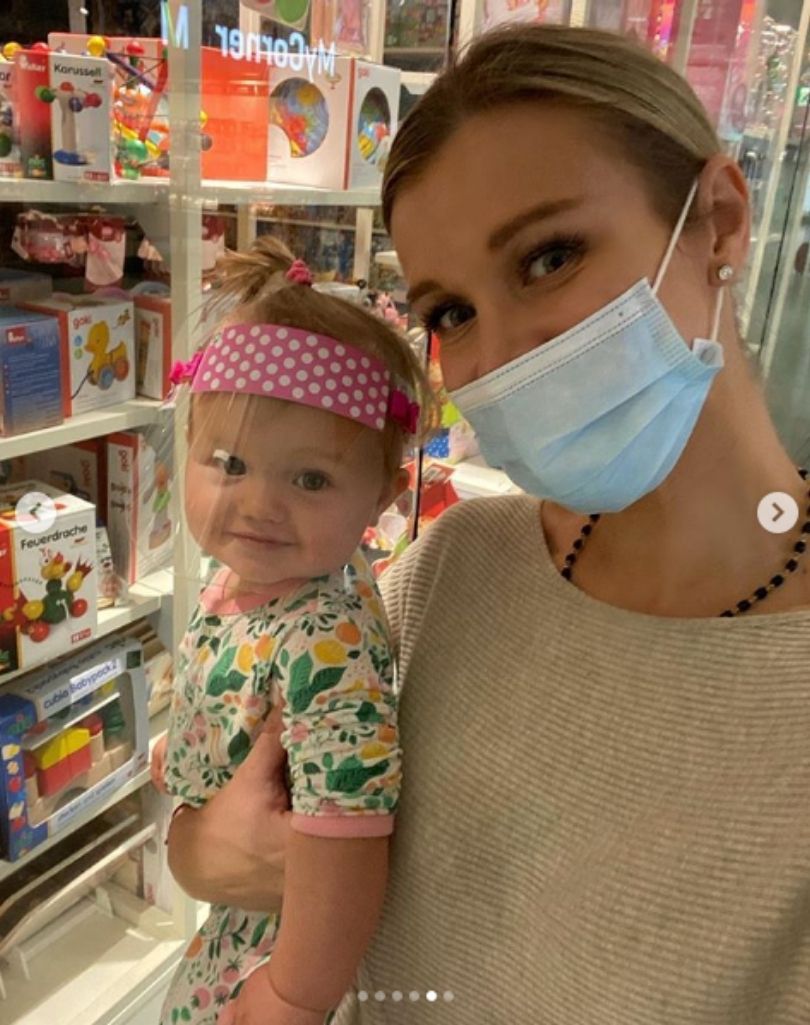 Joanna Krupa i Asha-Leigh witają Douglasa Nunesa w Polsce