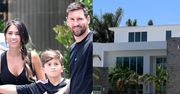 Uśmiechnięci Lionel Messi i Antonella Roccuzzo oglądają z synem kolejną willę na Florydzie. W końcu znaleźli nowe gniazdko? (ZDJĘCIA)