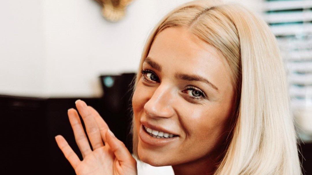 Była partnerka Bieniuka w intymnym wydaniu. Nie ma nic pod spodem