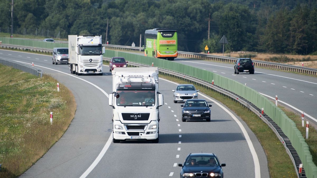 Zwi?kszony wakacyjny ruch na A1
29.07.2019 Autostrada A1 Fot. Wojciech Strozyk/REPORTER
Wojciech Strozyk/REPORTER