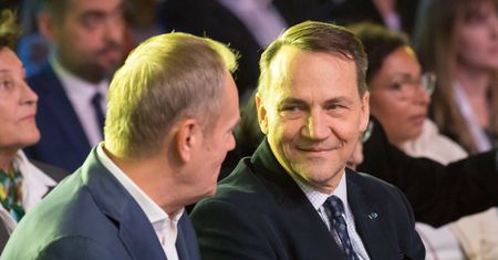 Tusk czy Sikorski premierem? Jest nowy sondaż