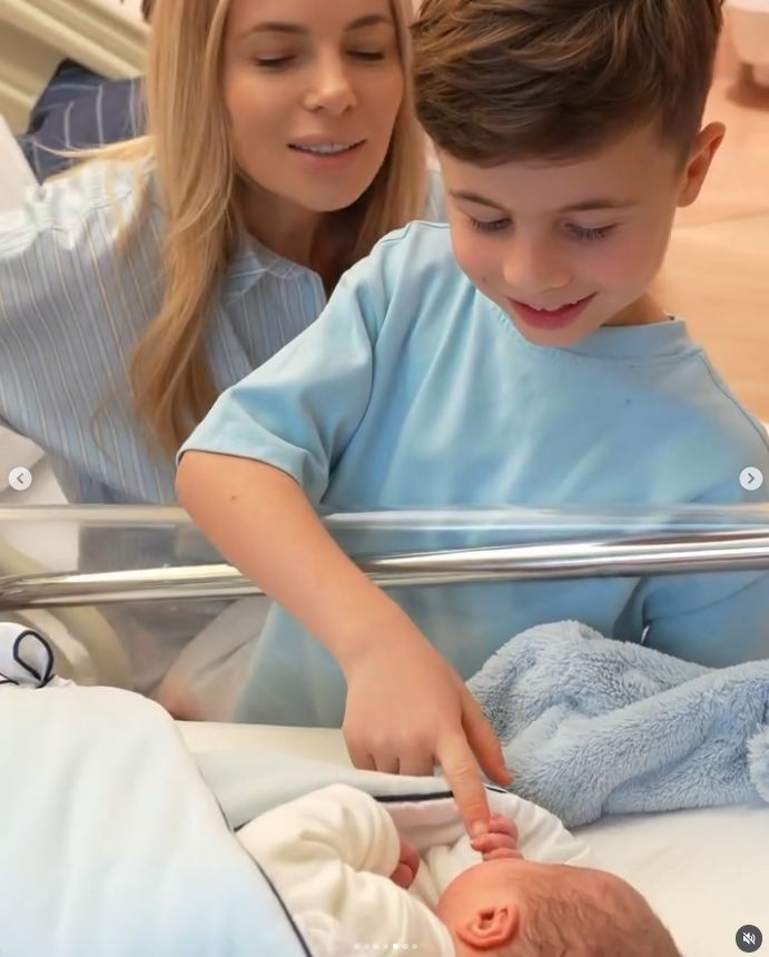 Izabela Janachowska pokazała kolejne zdjęcia z porodówki