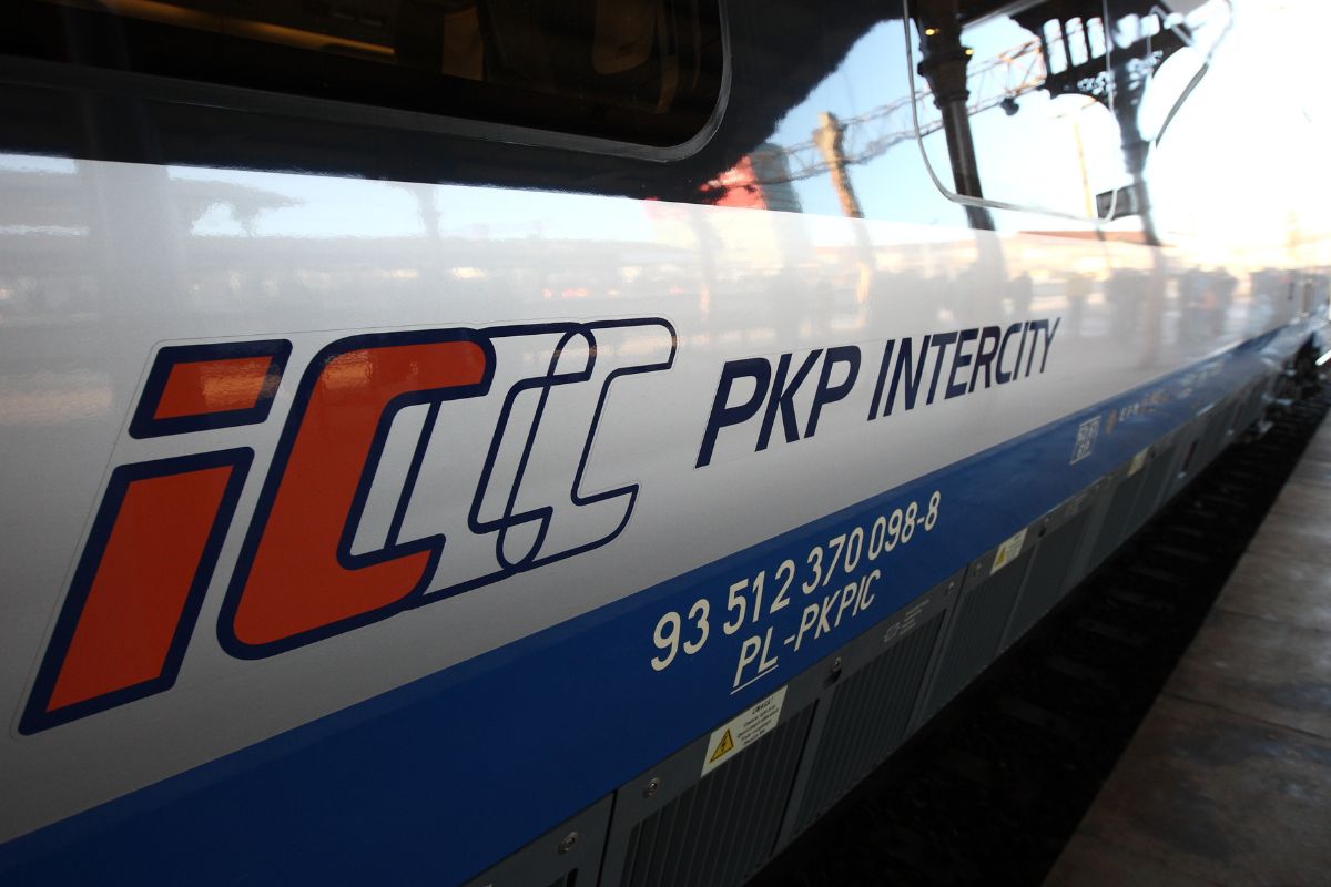 Strefy bez dzieci w pociągach? Polacy podzieleni w nowym sondażu