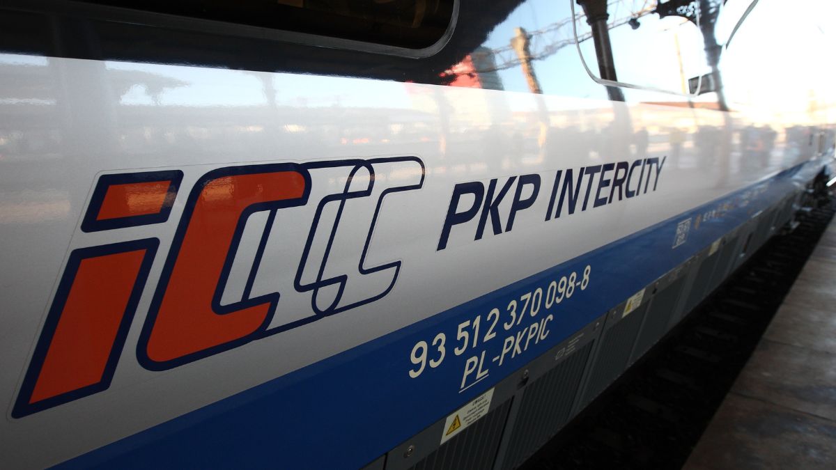 Pociąg PKP Intercity (zd. podgl.).