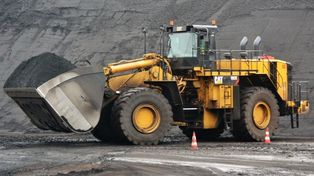 Polski węgiel zalega na zwałach. Elektrownie wybierają import