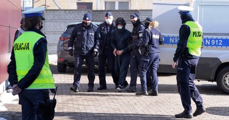 Mądrzechowo. Zabójstwo 17-latka na imprezie. Piotr R. usłyszał zarzuty. "Nie pamięta zdarzeń"