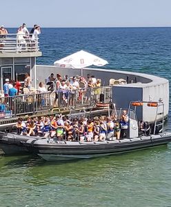 Koronawirus nie odstraszył turystów. Tłumy na plażach i górskich szlakach