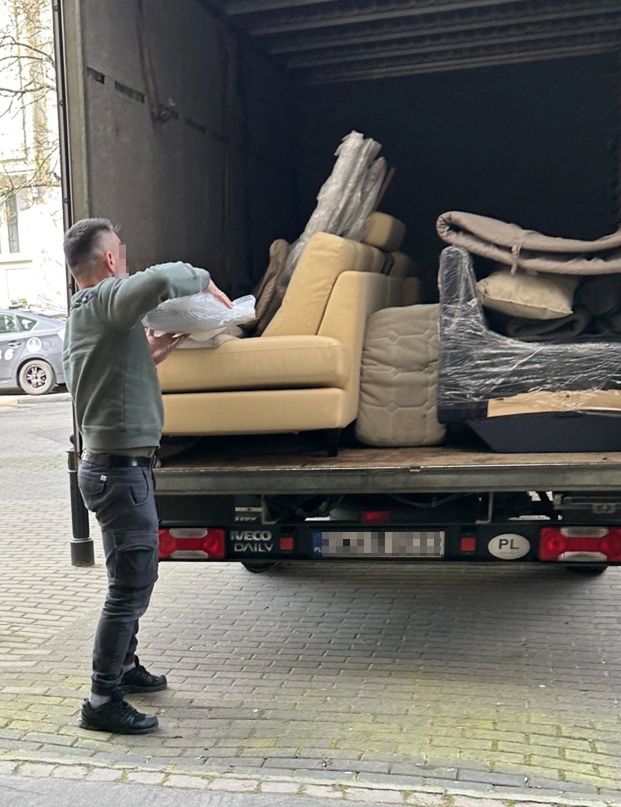 Kinga Duda "przyłapana" na przeprowadzce