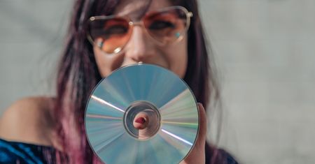 Pokolenie Z odkrywa płyty CD. Nie uwierzysz, dlaczego je kupuje