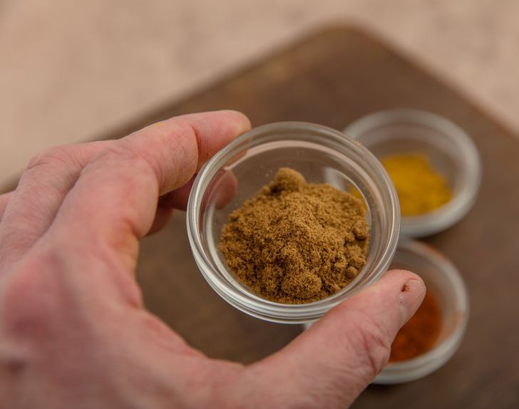 Te przyprawy wspomagają metabolizm. Łagodzą skoki cukru we krwi