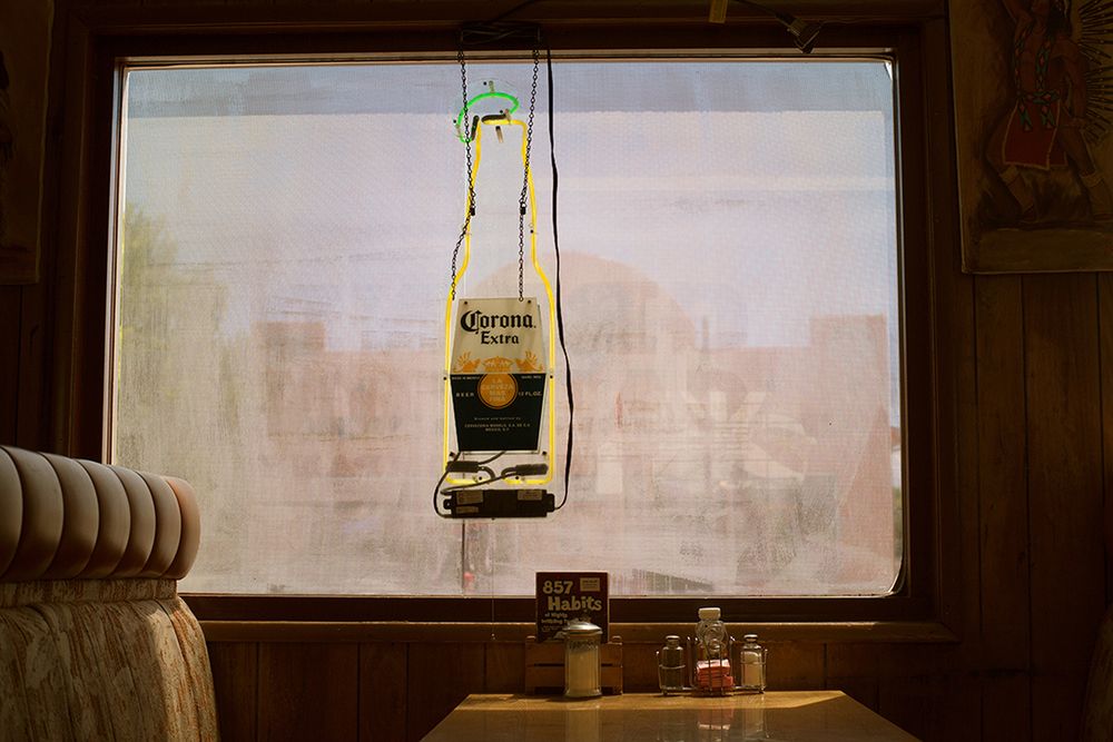 „Americana” Garroda Kirkwooda to minimalistyczny obraz wyluzowanej Kalifornii 22