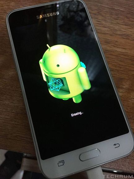 Samsung Galaxy J1 (2016) może być sensownym budżetowcem. Nie tak jak poprzednik 6