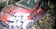 Radom: Pijany i bez prawa jazdy uciekał przed policją. Pościg zakończył na drzewie