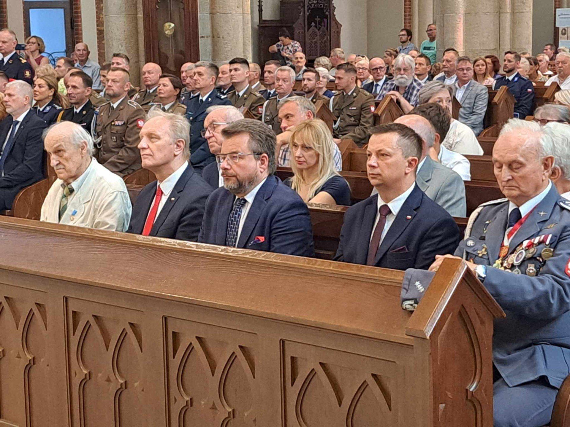 Msza św. w katedrze i kwiaty przy Grobie Nieznanego Żołnierza. Tak w Łodzi w piątek (15 sierpnia) obchodzono Święto Wojska Polskiego