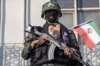 Władze Iranu grożą obywatelom. Zapowiadają strzelanie do demonstrantów