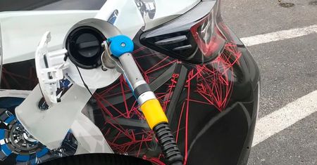 Blisko 15 proc. aut w Polsce napędzanych jest LPG. Na gaz jeżdżą nawet porsche i rolls-royce’y