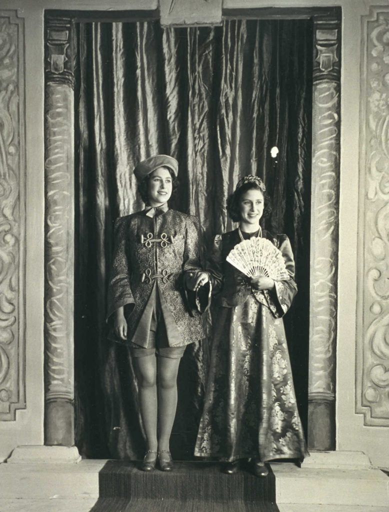 Księżniczki Elżbieta i Małgorzata na zdjęciu wykonanym w 1943 roku